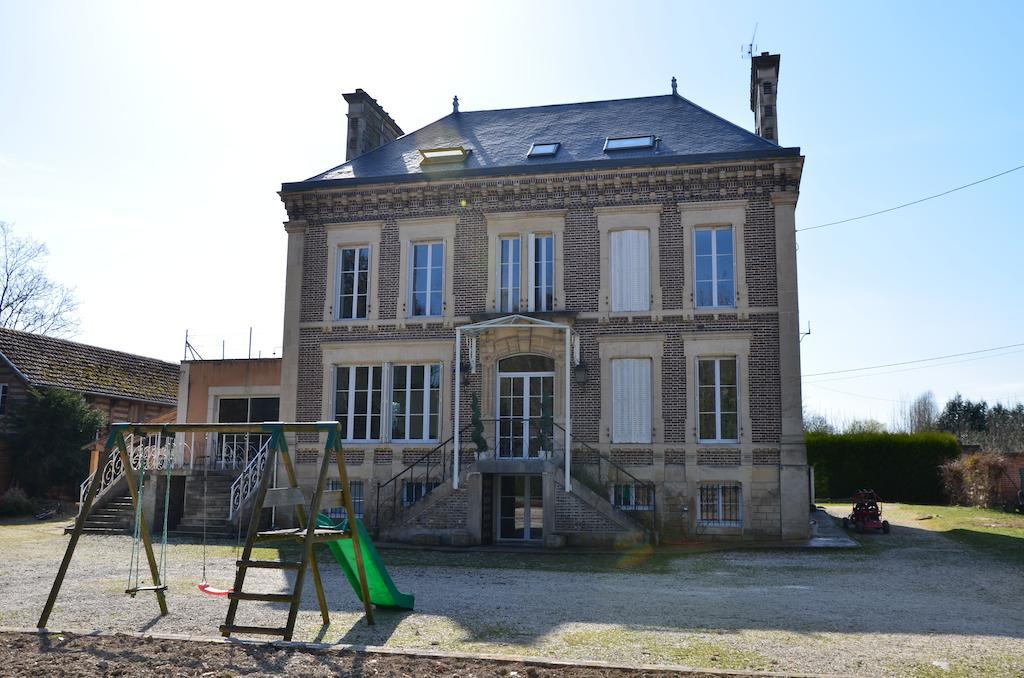 Le Betrot Bed & Breakfast Estissac Exterior photo