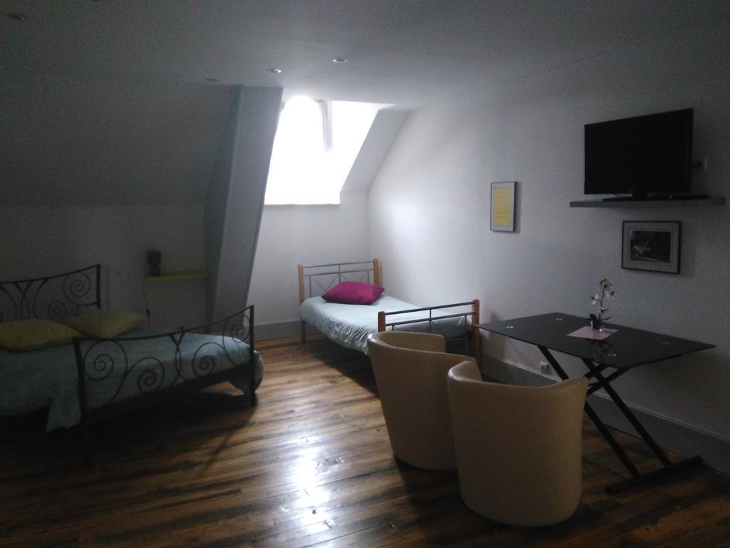 Le Betrot Bed & Breakfast Estissac Exterior photo